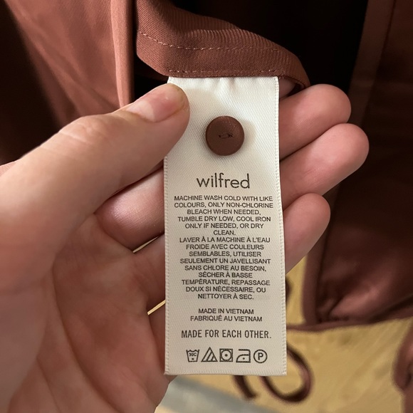 Aritzia Wilfred Silk Tie Back Top - Picture 4 of 4
